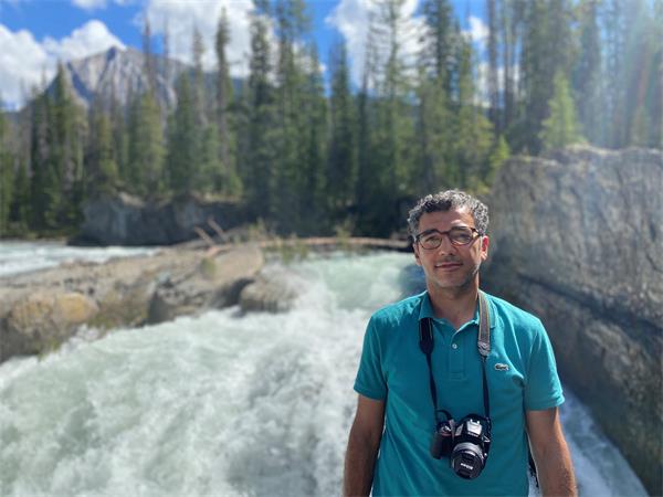 Ugur Adam Ozsuer in professional environment